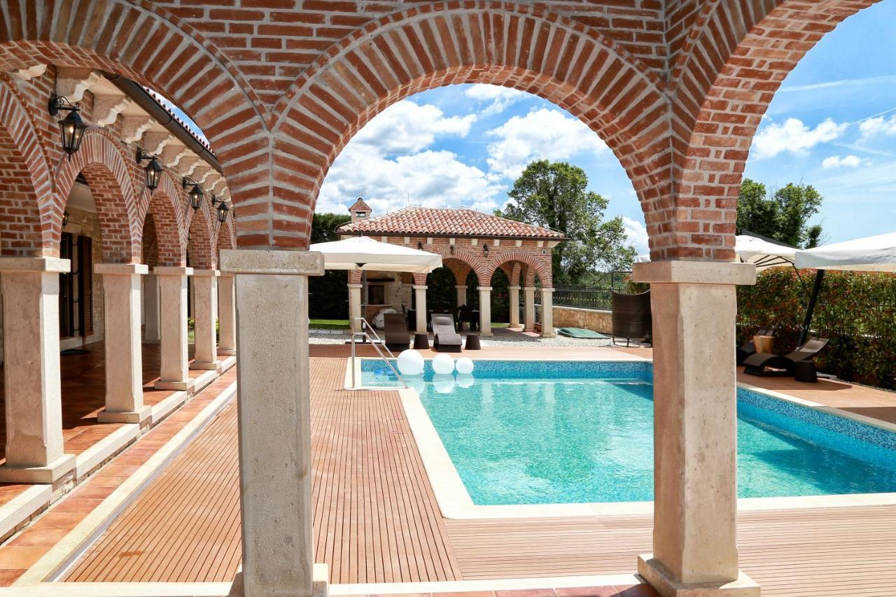 Villa Carolus-Luxurious Istrian Villa Barat  Ngoại thất bức ảnh